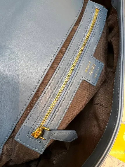 Сумка из кожи Fendi Baguette синий