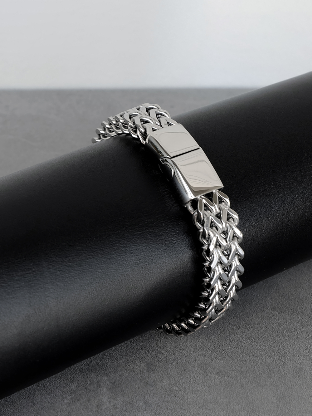 Мужской браслет из стали с магнитной застежкой