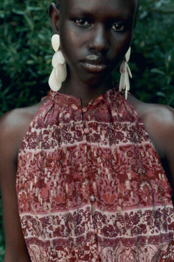 ZARA МИНИ-ПЛАТЬЕ В СТИЛЕ ПЭЧВОРК С ПРИНТОМ И ПОЯСОМ, ЦВЕТ ФУКСИИ