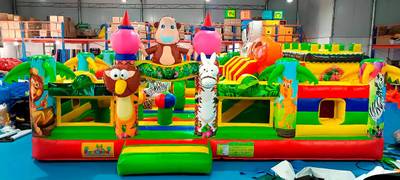 Коммерческий надувной батут "Зверята на радуге" 8х6х2,8