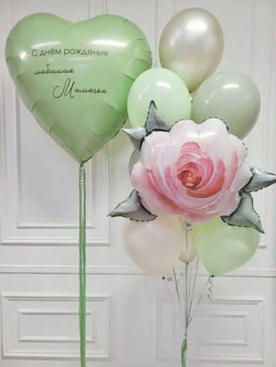 Композиция из воздушных шаров с большим сердцем и фигуркой «Акварельная роза»