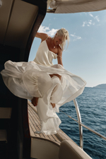 Платье на тонких бретелях