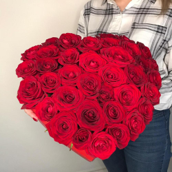 Композиция в коробке "Сердце с розами"