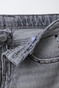 ZARA ДЖИНСОВАЯ ЮБКА-ШОРТЫ С ЗАКЛЕПКАМИ, КАМЕННО-СЕРЫЙ