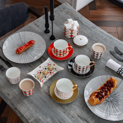 Чайная пара Farforite «Сигнум золотой» 250 мл в подарочной коробке