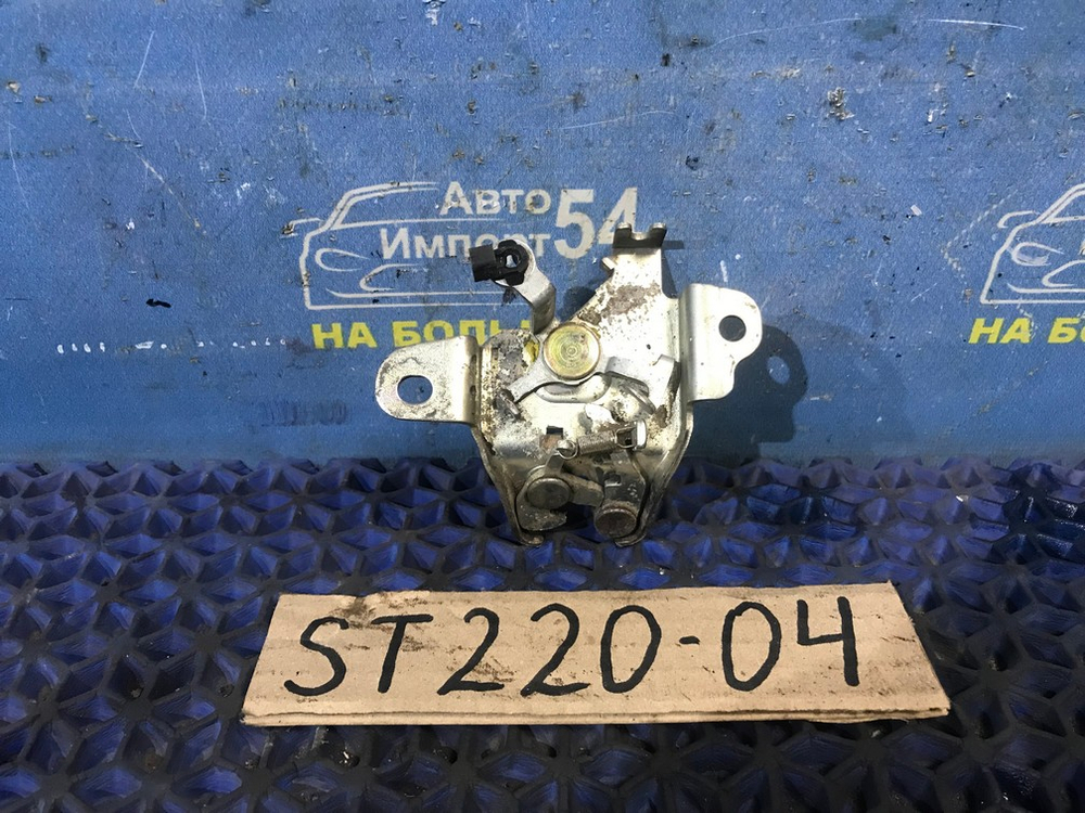 Замок багажника TOYOTA AVENSIS 2001
