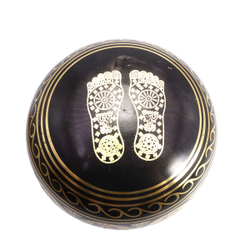 Поющая чаша с золотыми символами лотос