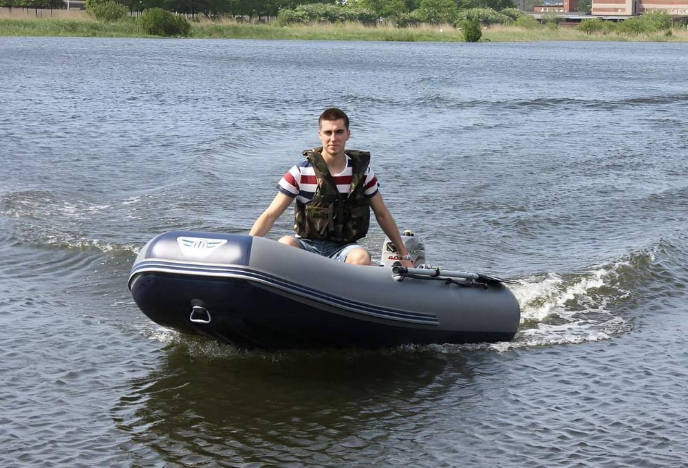Гребная лодка ПВХ ФЛАГМАН 300Н