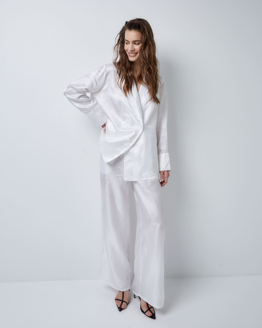Костюм в пижамном стиле из вискозы Гуччи белый