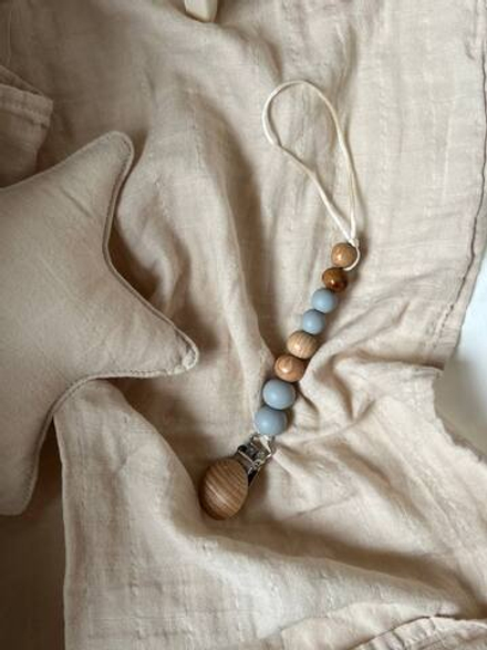 Держатель для пустышки из натурального дерева - серый