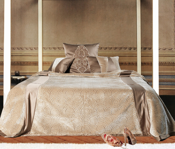 Покрывало 260х270 Cesare Paciotti Pave Vip All Over