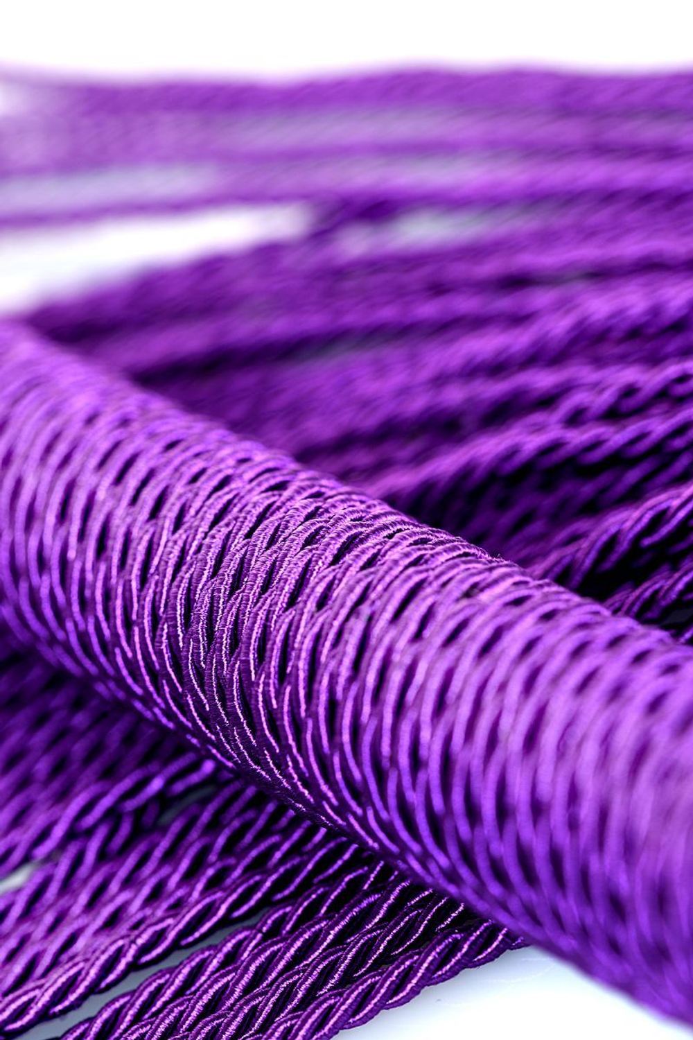 Сиреневый флоггер из веревки Theatre - 48,5 см. (Цвет: сиреневый)