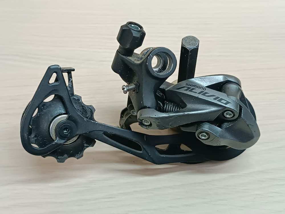 Переключатель на велосипед Shimano Alivio RD-M4000 (задний)
