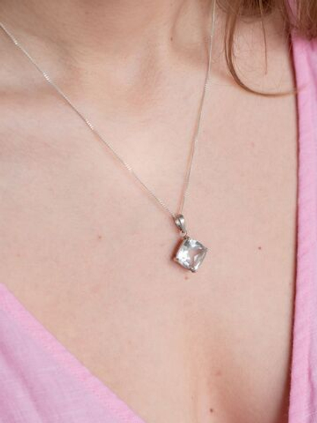 Кулон с розовым кварцем