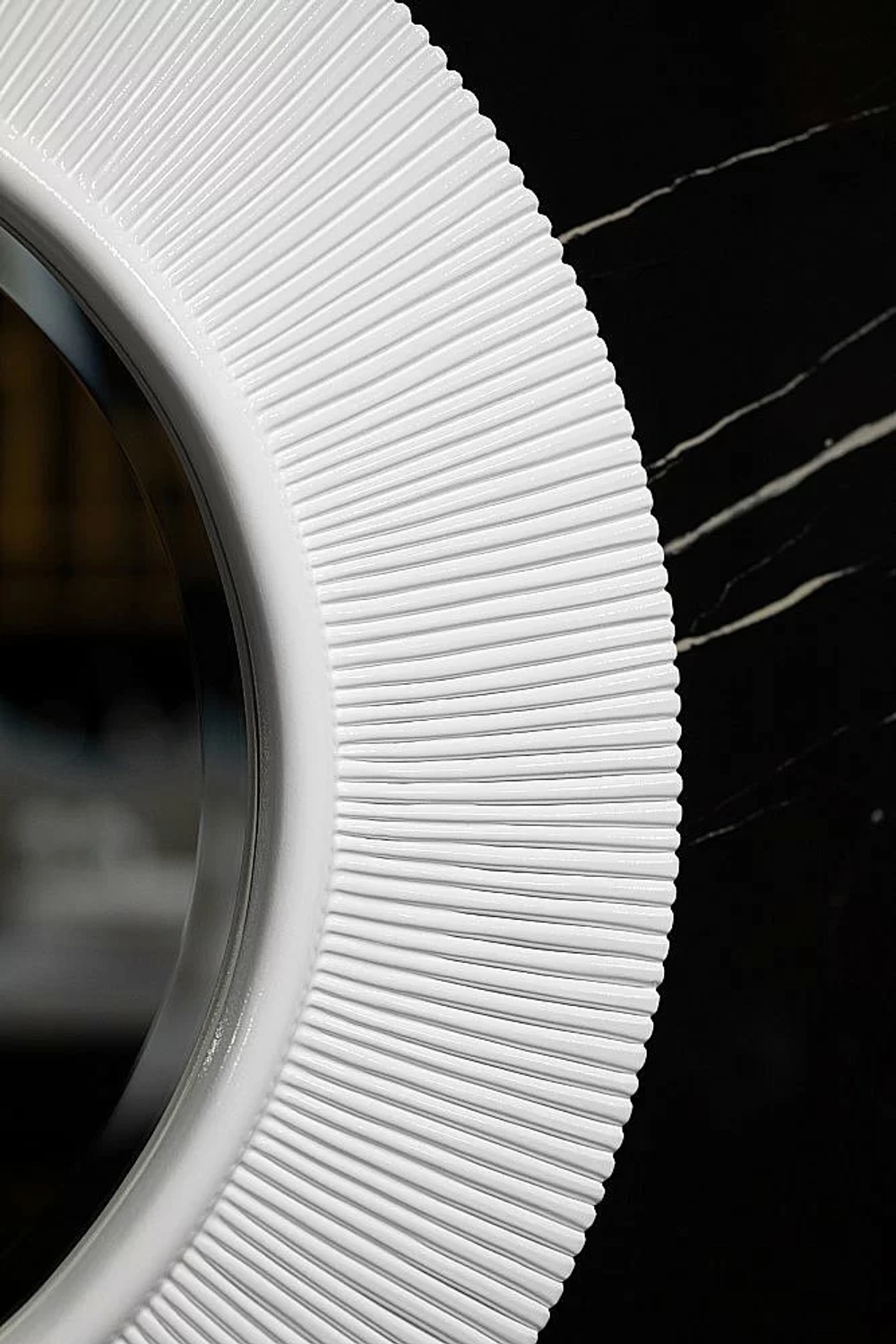 Зеркало Armadi Art SHINE 528-W light 82 белое