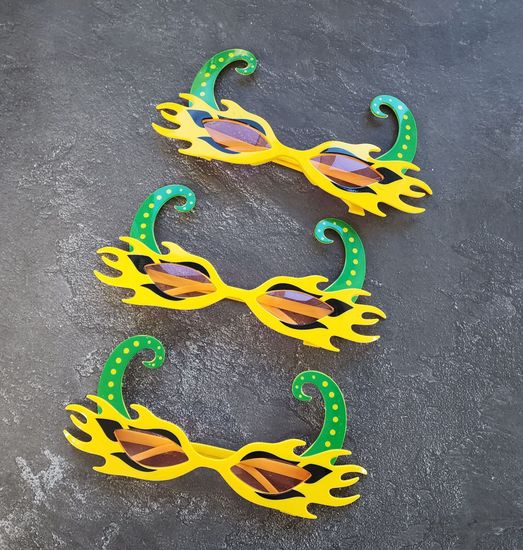 Очки Черт жёлтые с зелёным