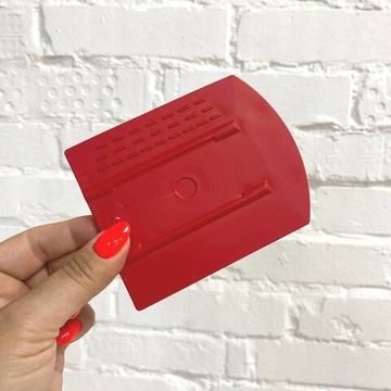 Шпатель полужёсткий (50%) закруглённый 4" красный