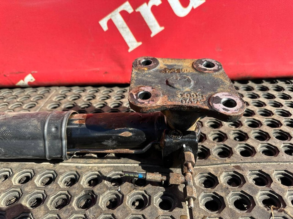 Цилиндр подъема кабины 2018г.