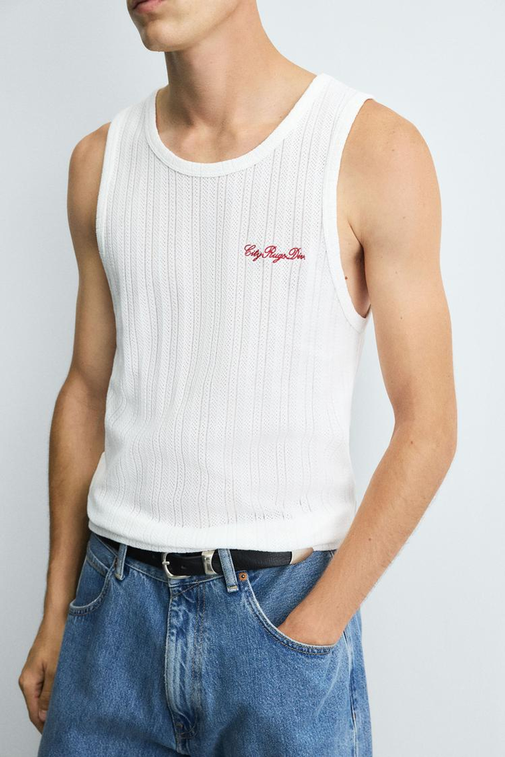 ZARA ФУТБОЛКА В РУБЧИК С ВЫШИВКОЙ, ЖЕЛТОВАТО-БЕЛЫЙ