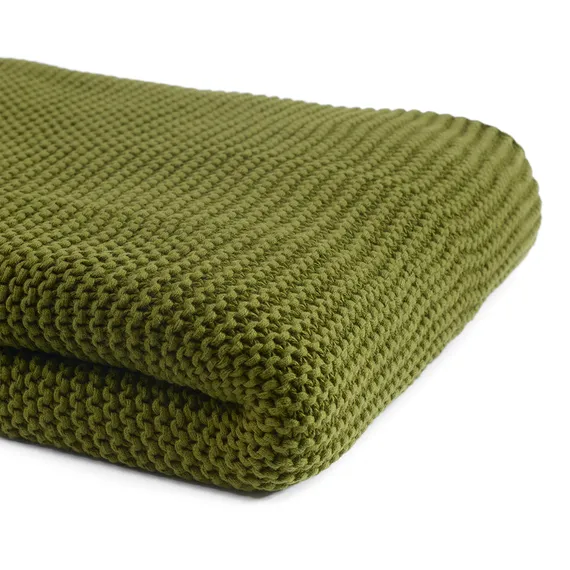 Плед из хлопка жемчужной вязки оливкового цвета Essential, 130х180 см