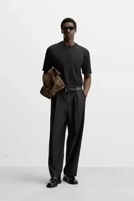 ZARA БАЗОВАЯ ФУТБОЛКА КЛАССИЧЕСКОГО КРОЯ, ЧЕРНЫЙ
