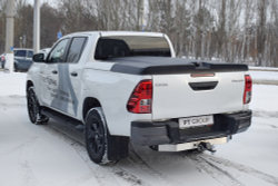 Фаркоп PT GROUP /съемный квадрат/ с нержавеющей накладкой для TOYOTA Hilux 2015-(паспорт и сертификат в комплекте)(без электрики) арт.THI-15-991124.00