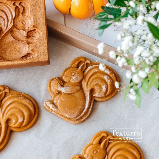 Пряничная форма Белочка