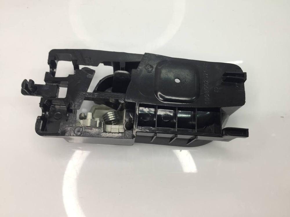 Ручка двери внутренняя правая 1068002076 GEELY Emgrand EC7