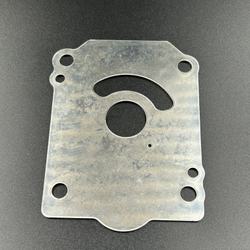 Пластина помпы охлаждения Suzuki DF150-250, DF150-250(A) (17471-93J02) (Osaka)