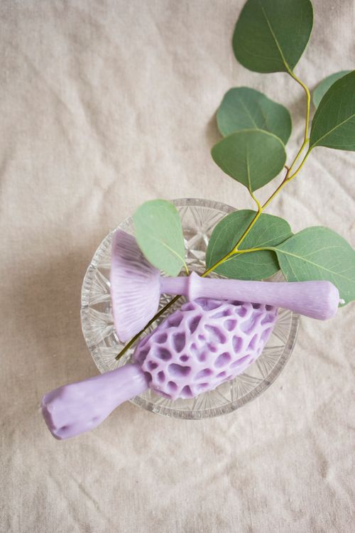 Свеча Unification Love Сморчок Лиловая (Черная смородина)