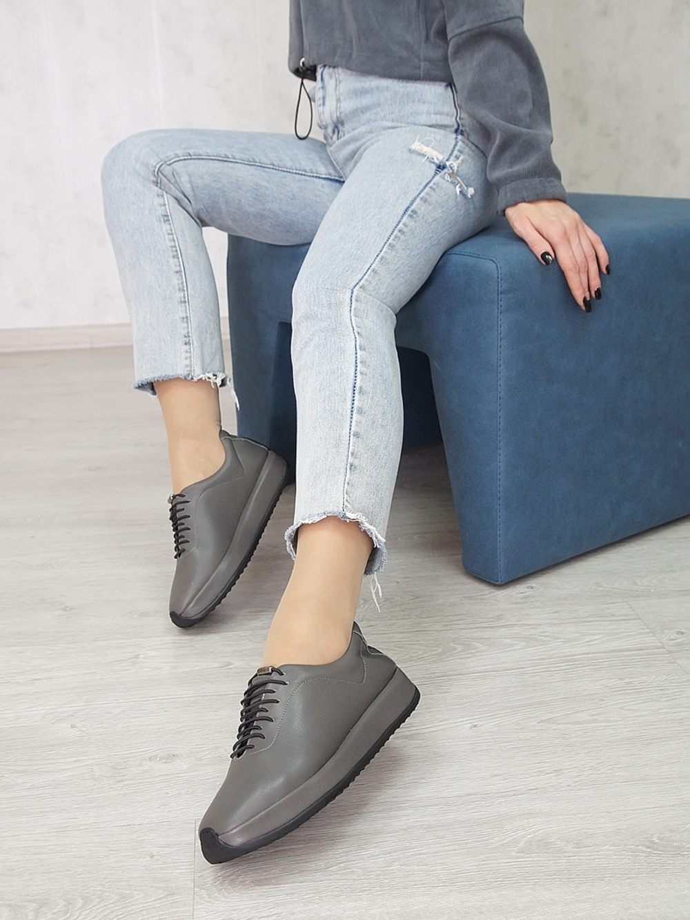 Кроссовки женские демисезонные