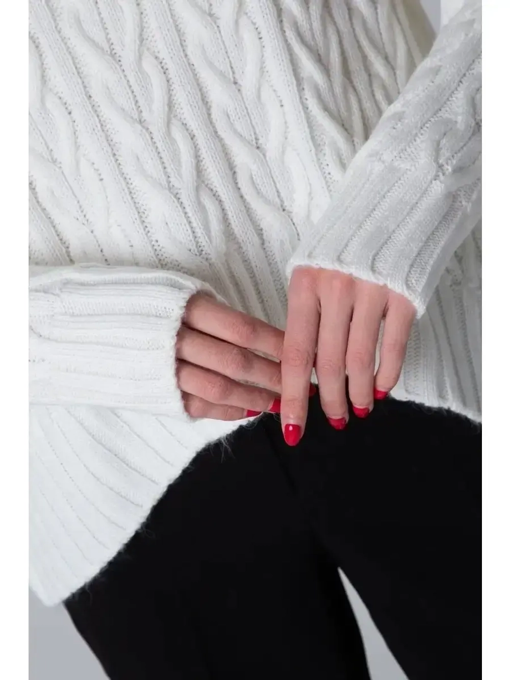 Водолазка с косами