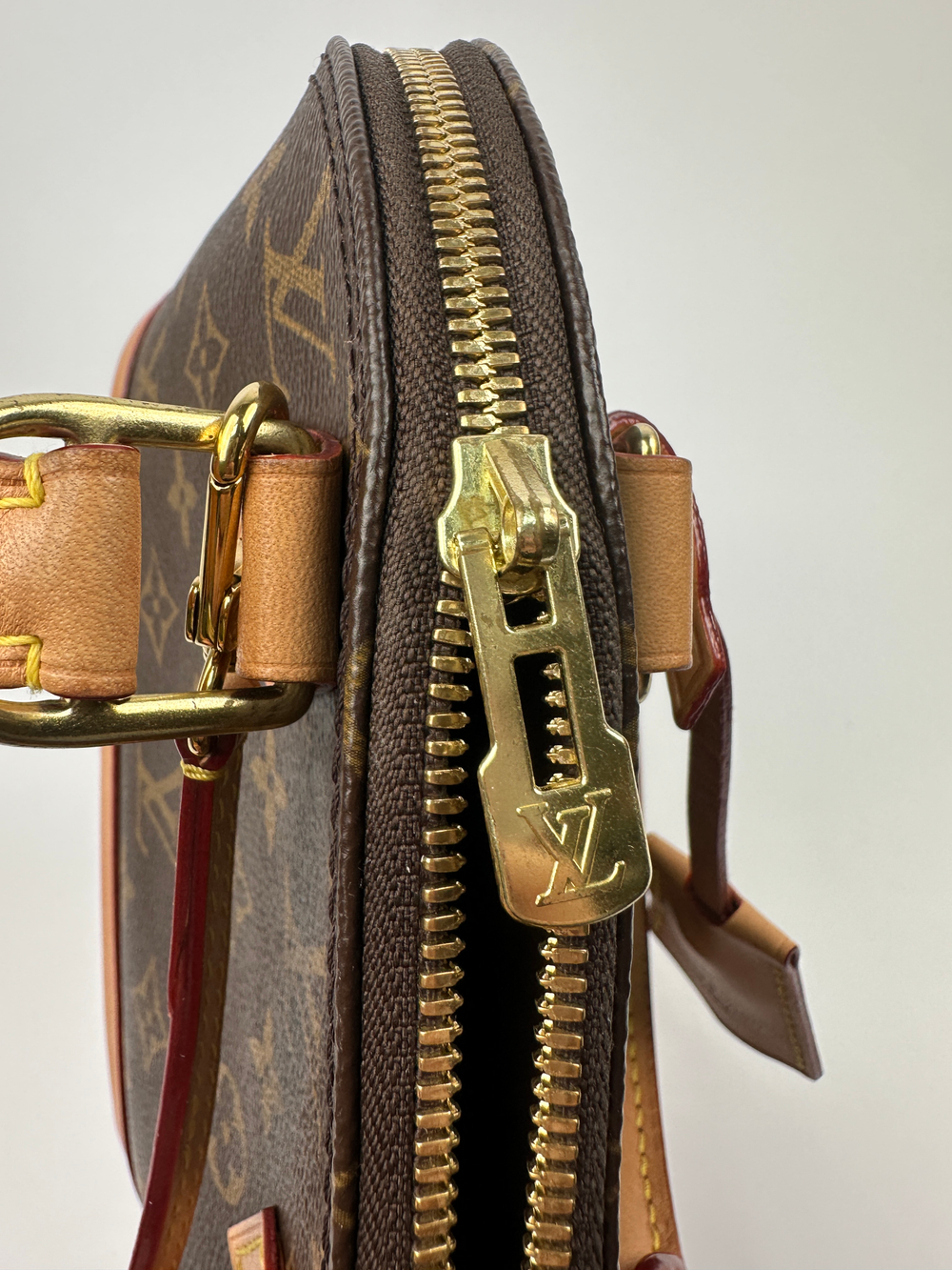 Сумка Louis Vuitton Alma BB