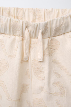 ZARA ШОРТЫ-БЕРМУДЫ ИЗ СМЕСОВОГО ЛЬНА С НАШИВКАМИ, ЭКРЮ