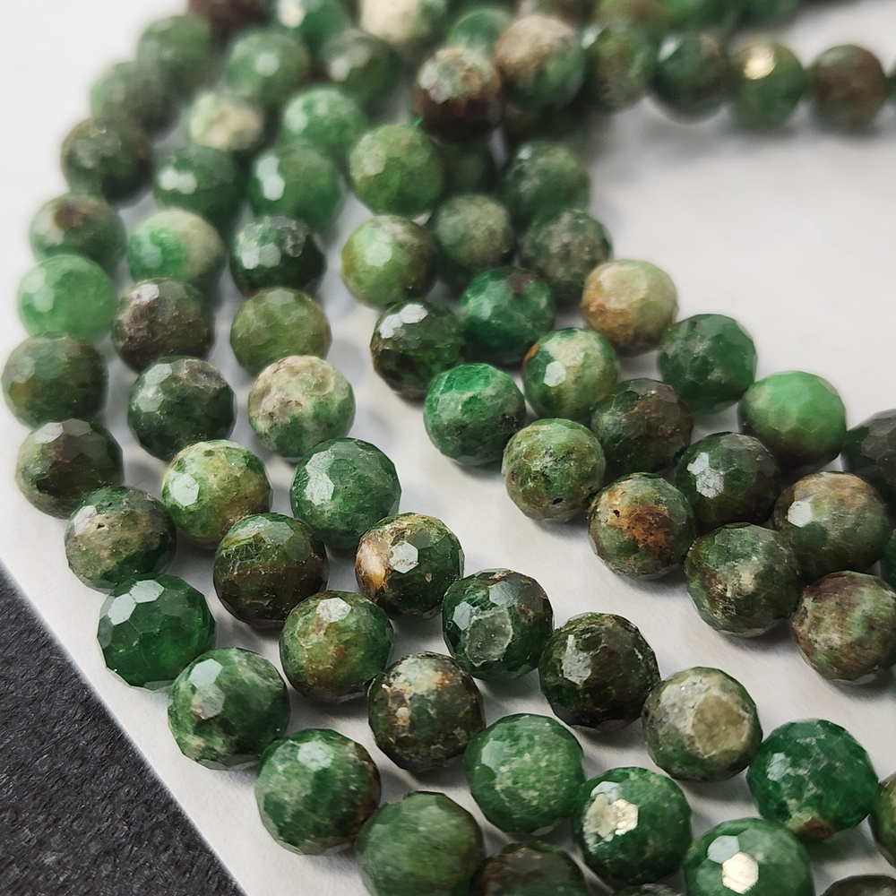 Гранат Цаворит (тсаворит), зеленый гранат, р-р 6.3мм, цена за нить 10 см