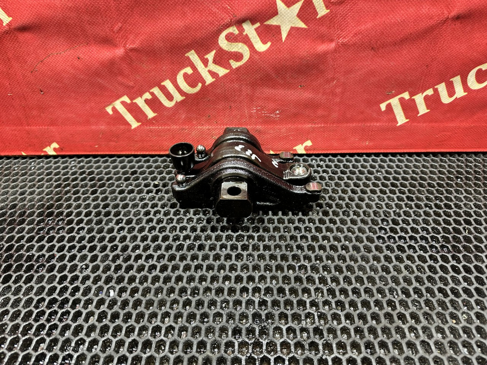 Вал рокеров в сборе