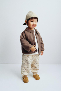 ZARA СТЕГАНАЯ КУРТКА С ВОРОТНИКОМ ИЗ КРУЖЕВА КРОШЕ, ФИОЛЕТОВЫЙ