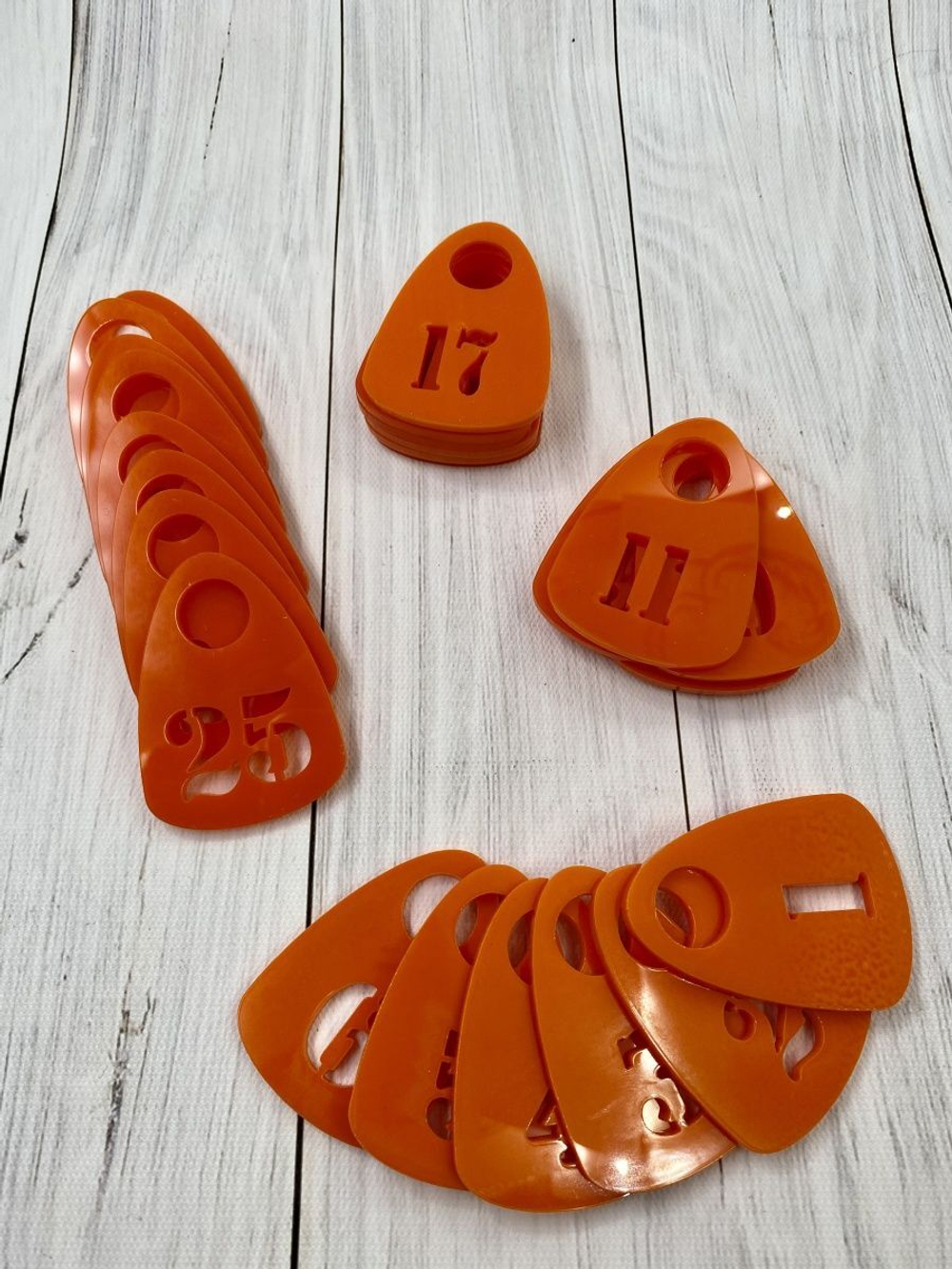 Номерки для гардероба прорезные