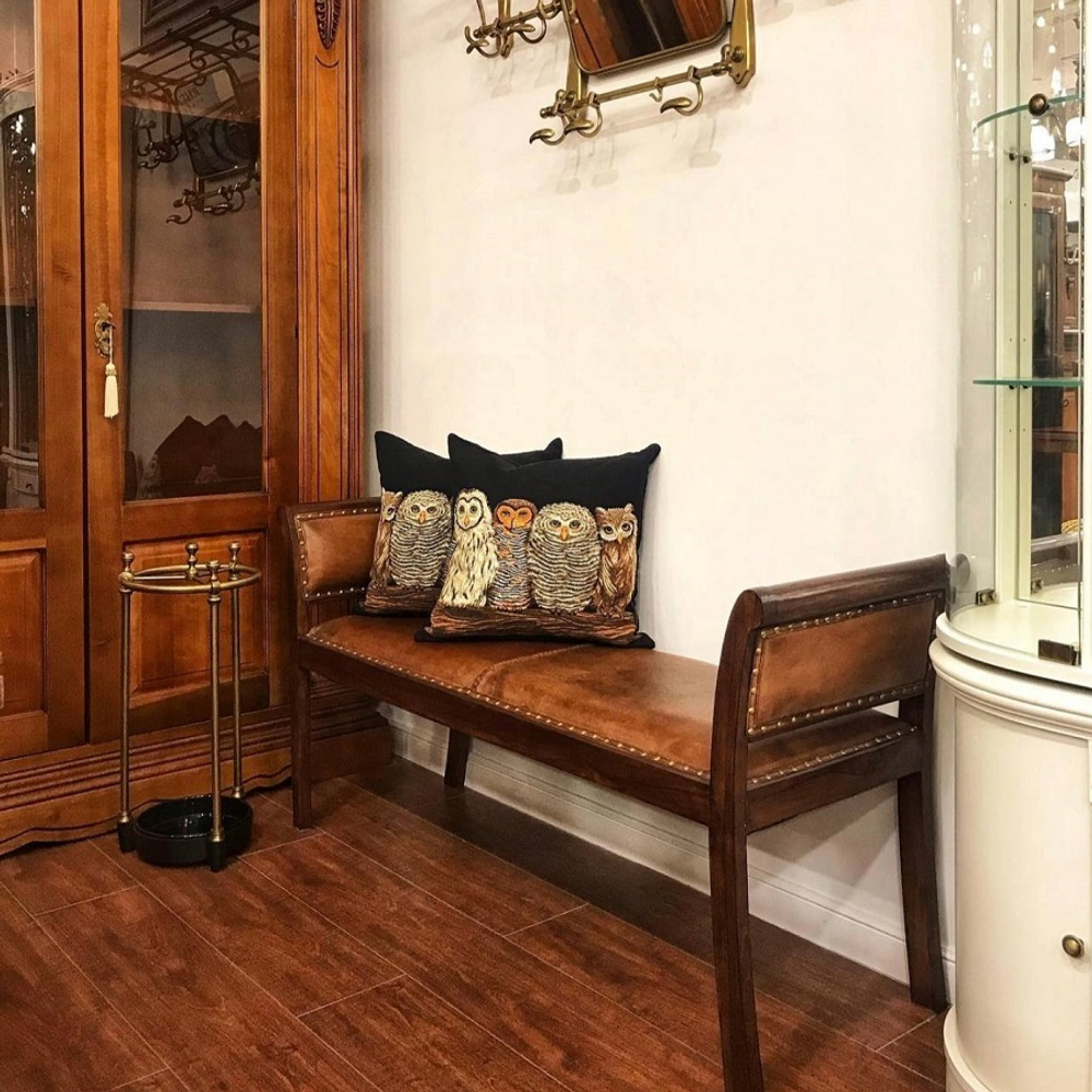 Скамья кожаная