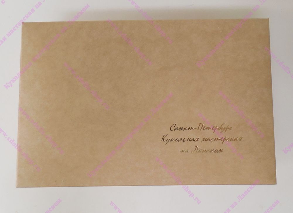 Коробка фирменная средняя