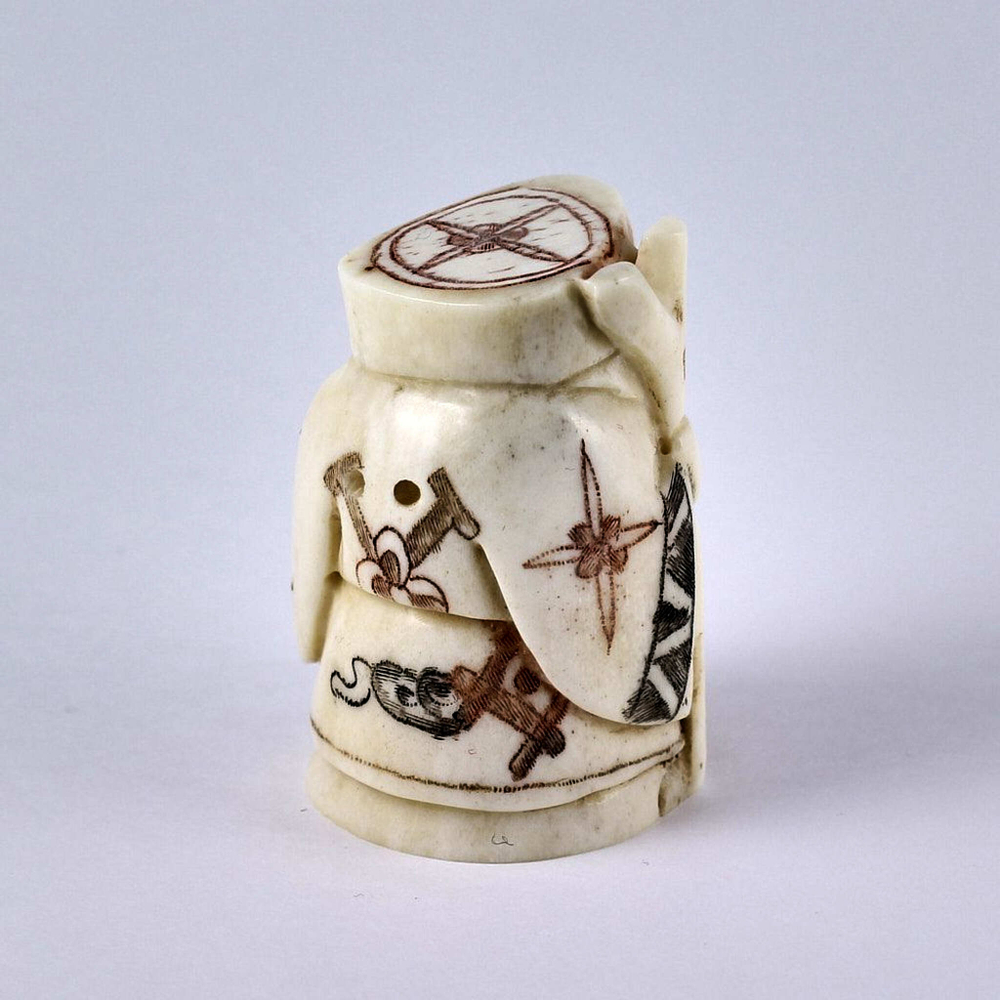 Нэцкэ Дзюродзин с посохом и корзиной рыбы