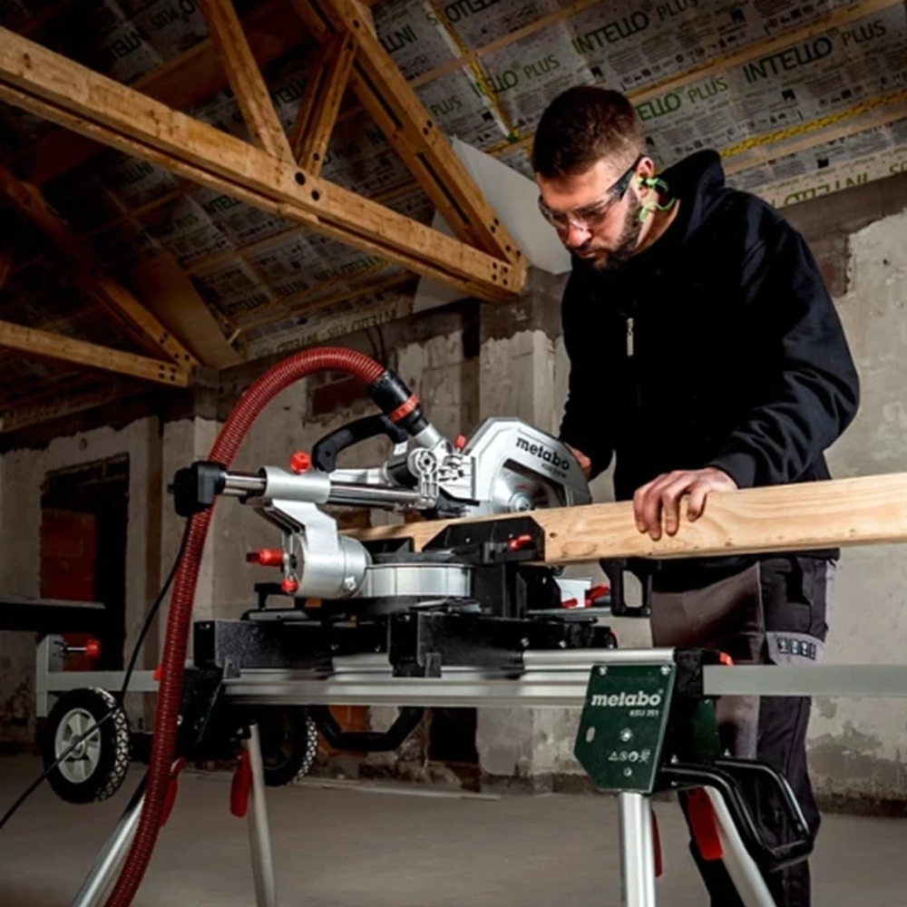Metabo KGS 216 M пила торцовочная 613216000