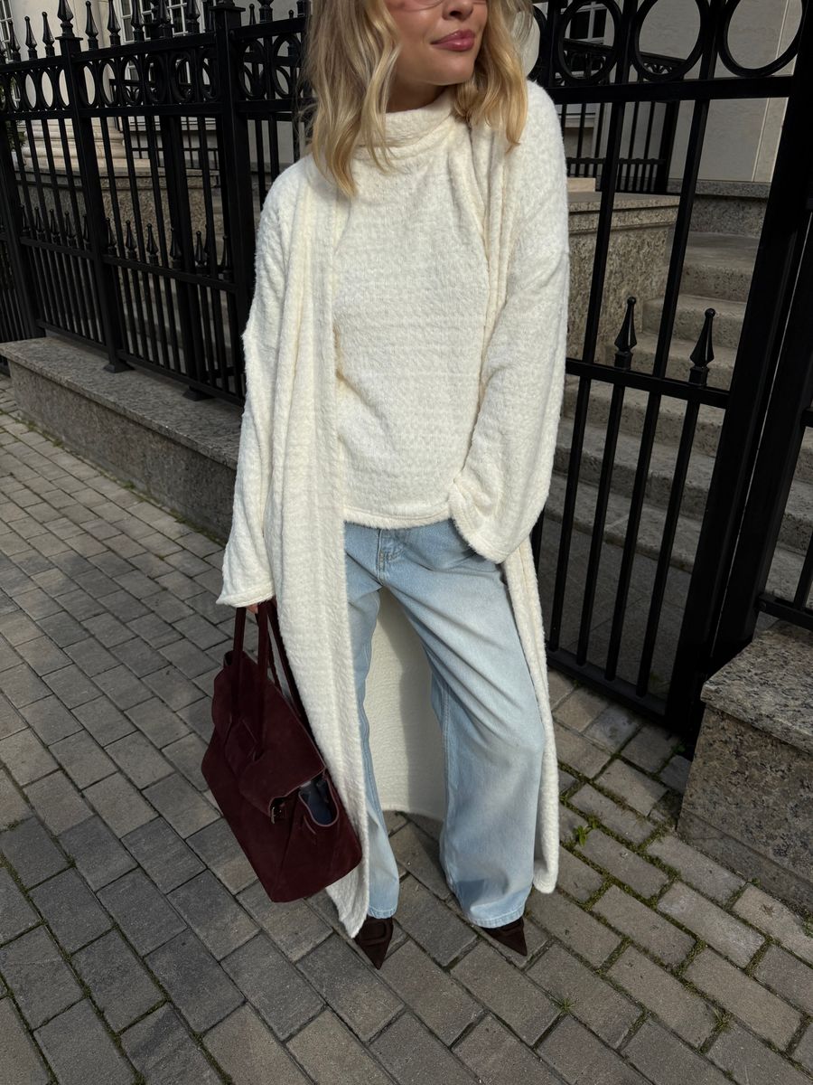 Блуза-Топ из пушистого трикотажа с горлом молочный