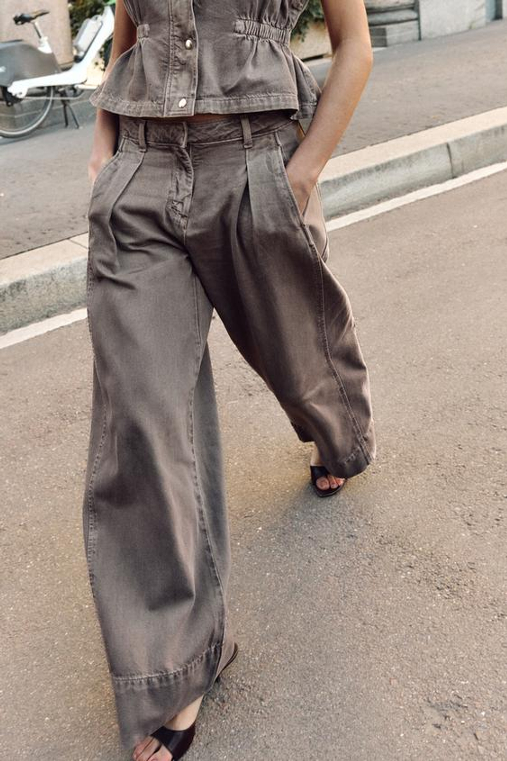 ZARA ДЖИНСЫ Z1975 WIDE LEG СО СРЕДНЕЙ ПОСАДКОЙ И ВЫТАЧКАМИ, КОРИЧНЕВЫЙ МЕЛАНЖ