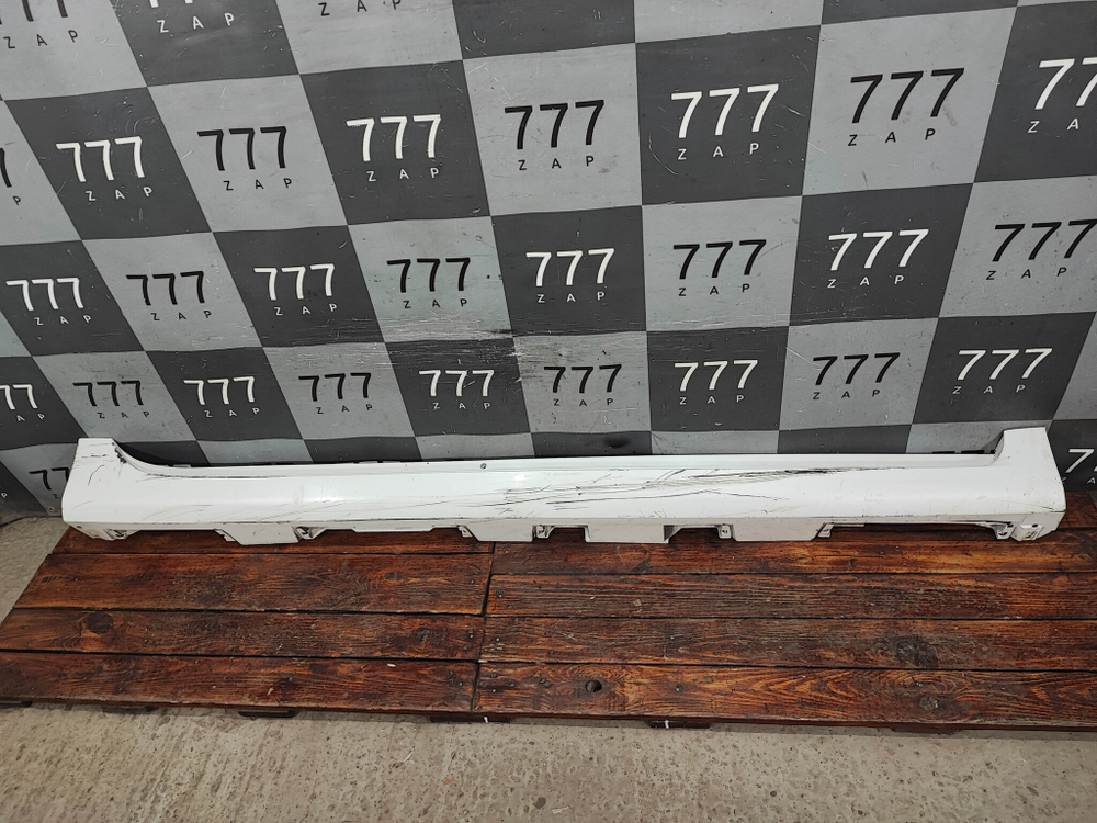 Накладка порога правого Toyota Camry (XV50) 14-18 Б/У Оригинал 7585133913