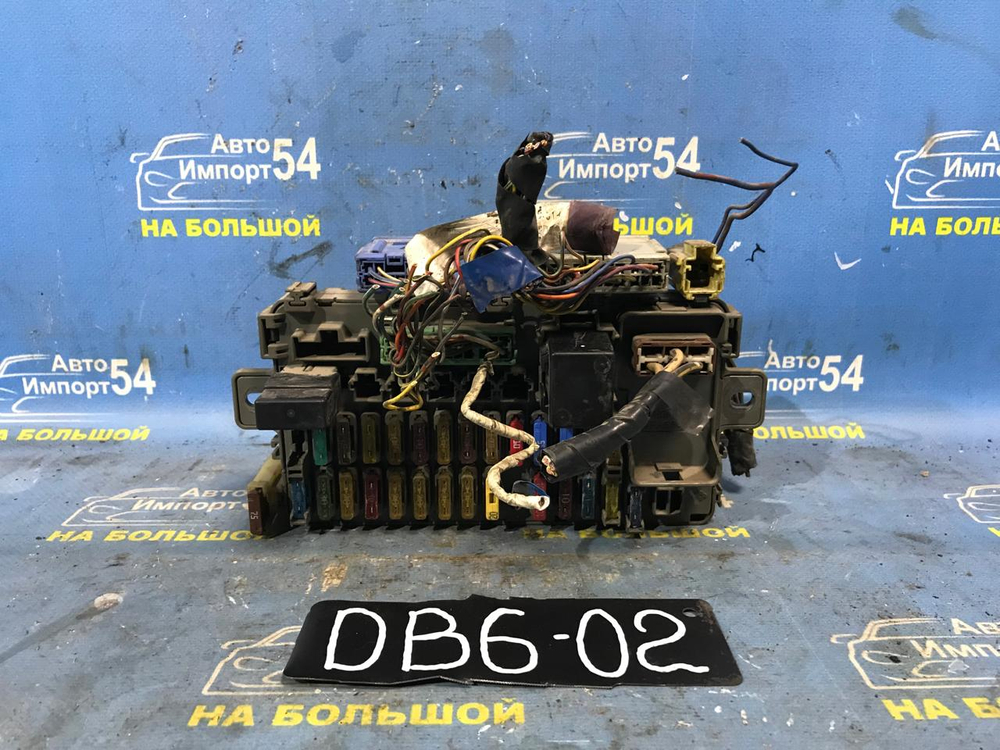 Блок предохранителей салонный Honda INTEGRA 1996