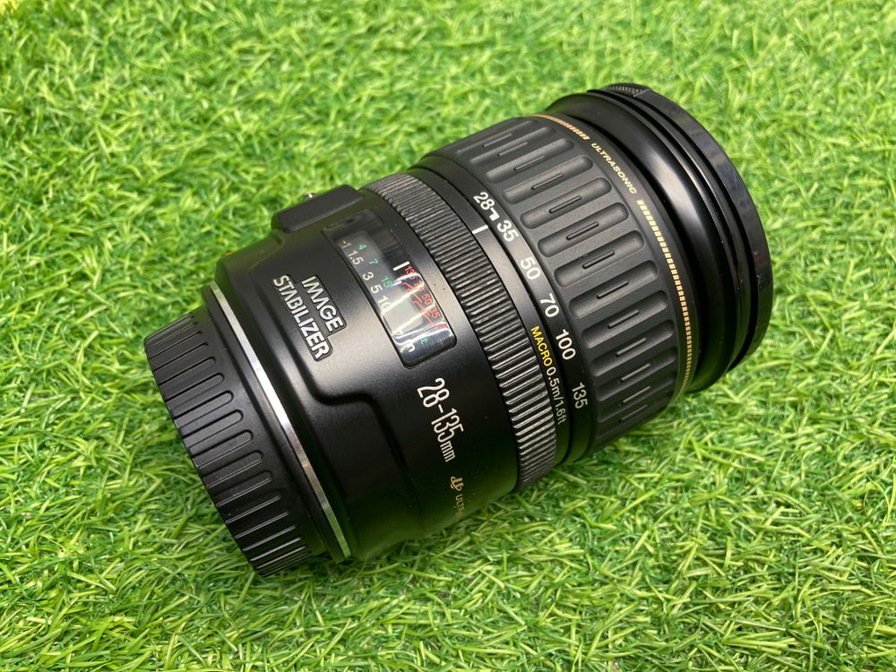 Canon EF 28-135mm 3.5-5.6 IS USM