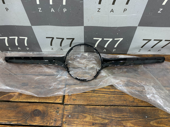 Накладка решетки радиатора CLA (C117) Новая Оригинал A1178880060