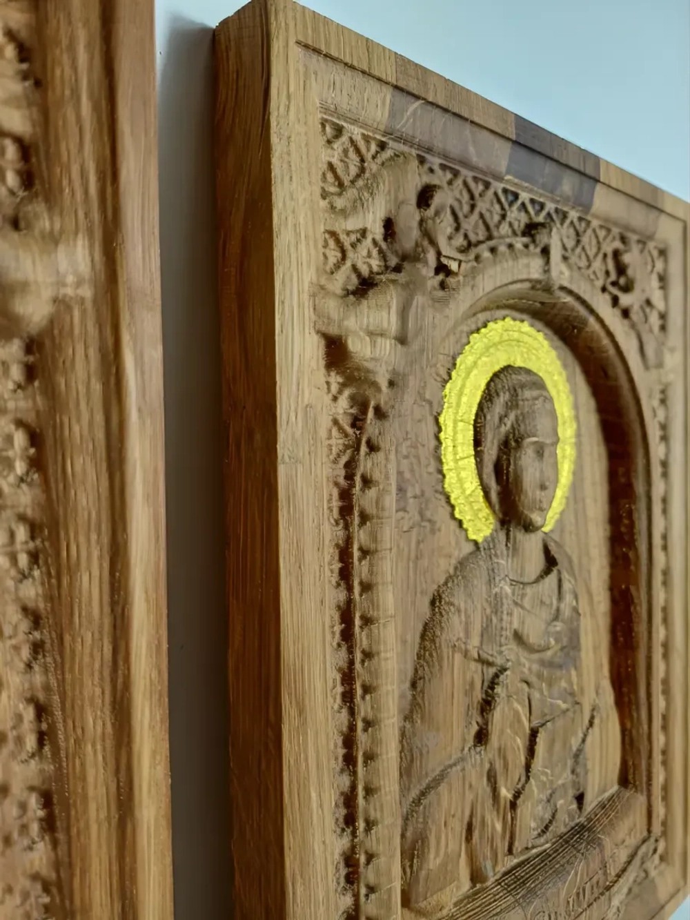 Освященная Икона Пантелеймона Целителя 23.5х18 см из дуба