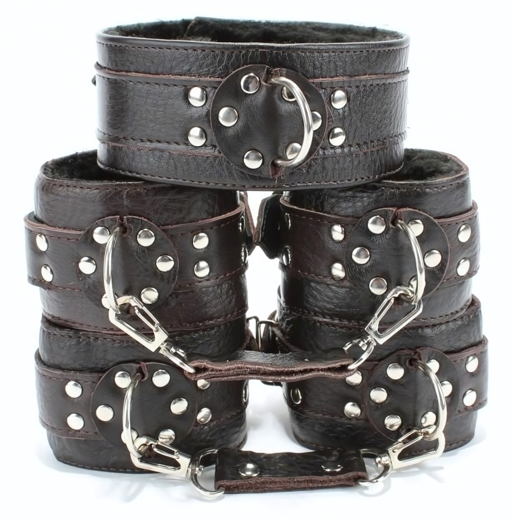 Набор коричневых фиксаторов: наручники с мехом, наножники и ошейник (Цвет: коричневый)